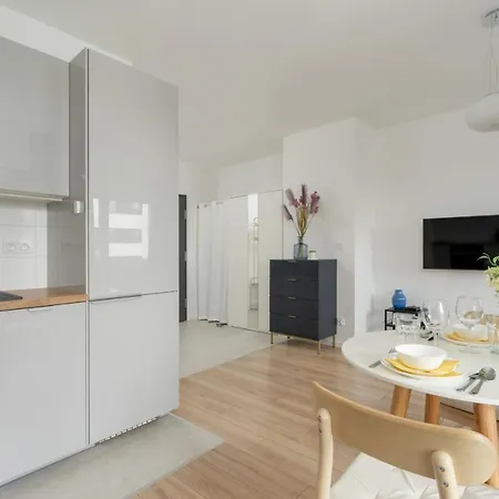 Barańczaka Cozy With Parking In By Renters Poznań