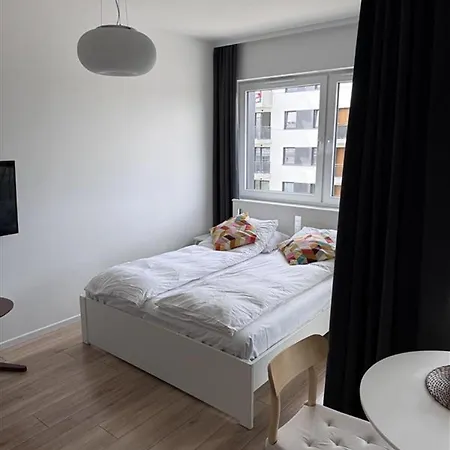 Barańczaka Cozy With Parking In By Renters Apartament Poznań