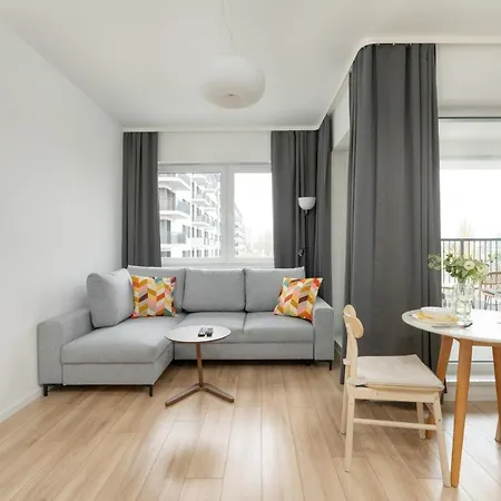 Baranczaka Cozy With Parking In By Renters