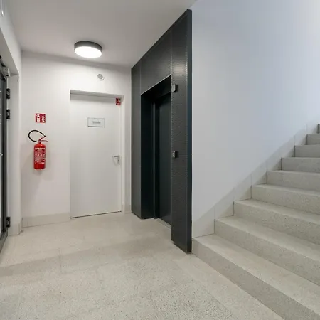 Baranczaka Cozy With Parking In By Renters *